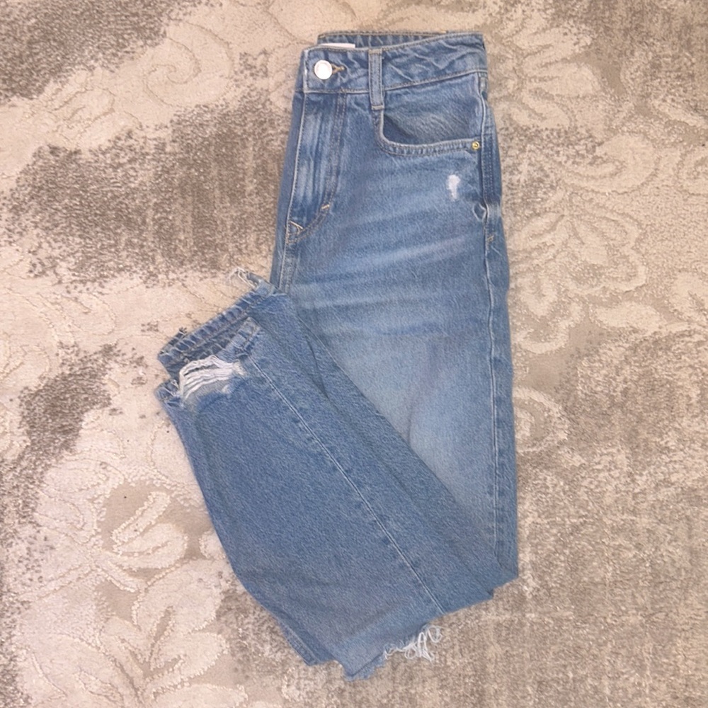 NWOT Zara distressed mom jean - Picture 1 of 4